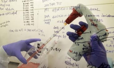 Țara, banii și ordinea la vaccinare