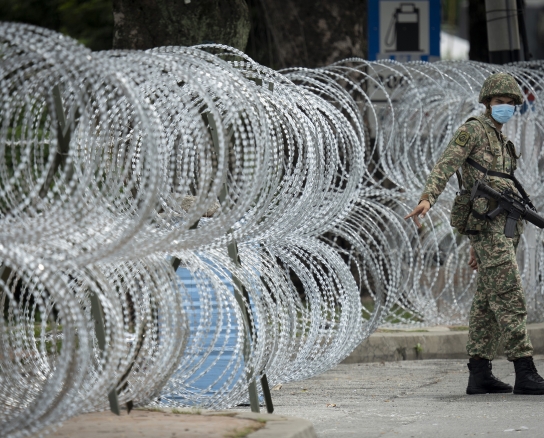 Vaccin împotriva democrației